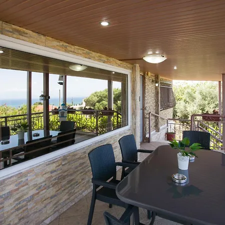 Aegean Breeze House * ネア・イラクリア