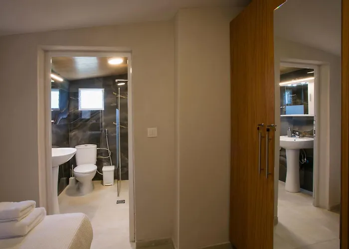 Aegean Breeze House *